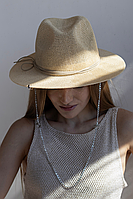 Капелюх федора жіноча літня з тонкої рафії D.Hats світло бежева з серебристим ланцюгом