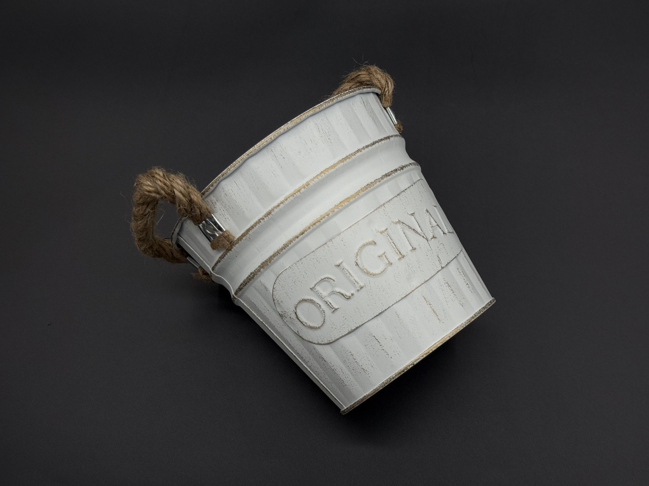 Відро декоративне металеве для квітів, вазонів з візерунком і шнурком. Колір білий. 12х13х9,5см, фото 1