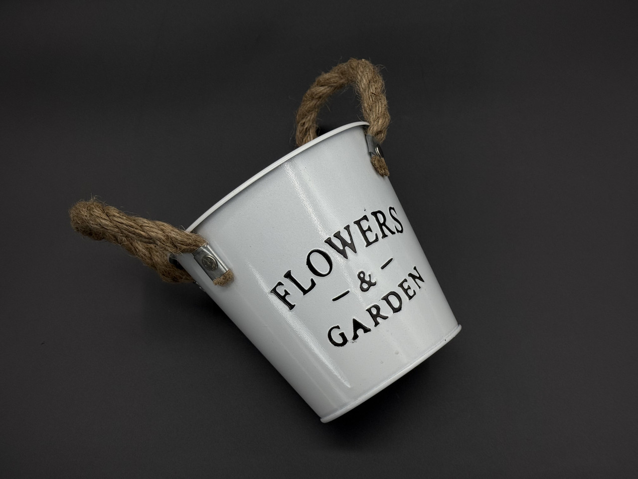 Відро декоративне металеве для квітів, вазонів з візерунком і шнурком. Колір білий. 12,3х13,5х9см, фото 1