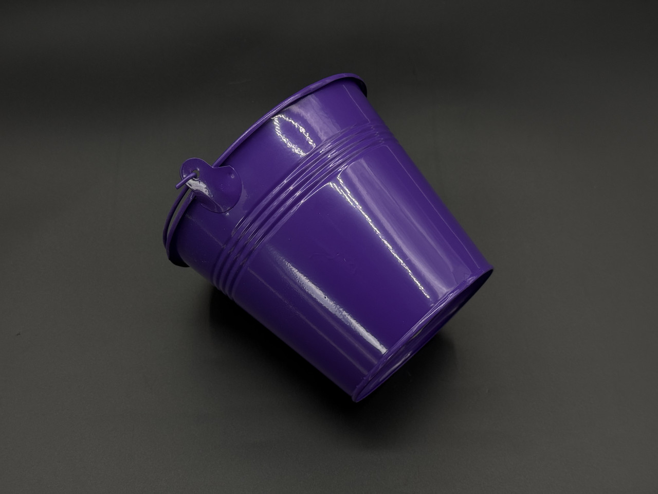 Декоративне відерце для квітів металеве Колір фіолет. 12х13,5х9,5см, фото 1