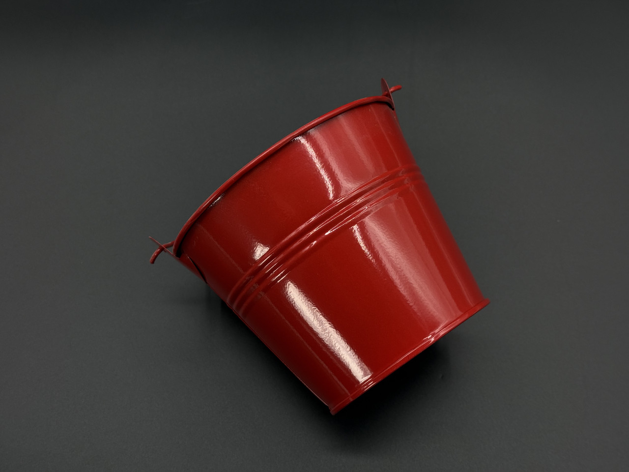 Декоративне відерце для квітів металеве Колір червоний. 10х12х8,5см, фото 1