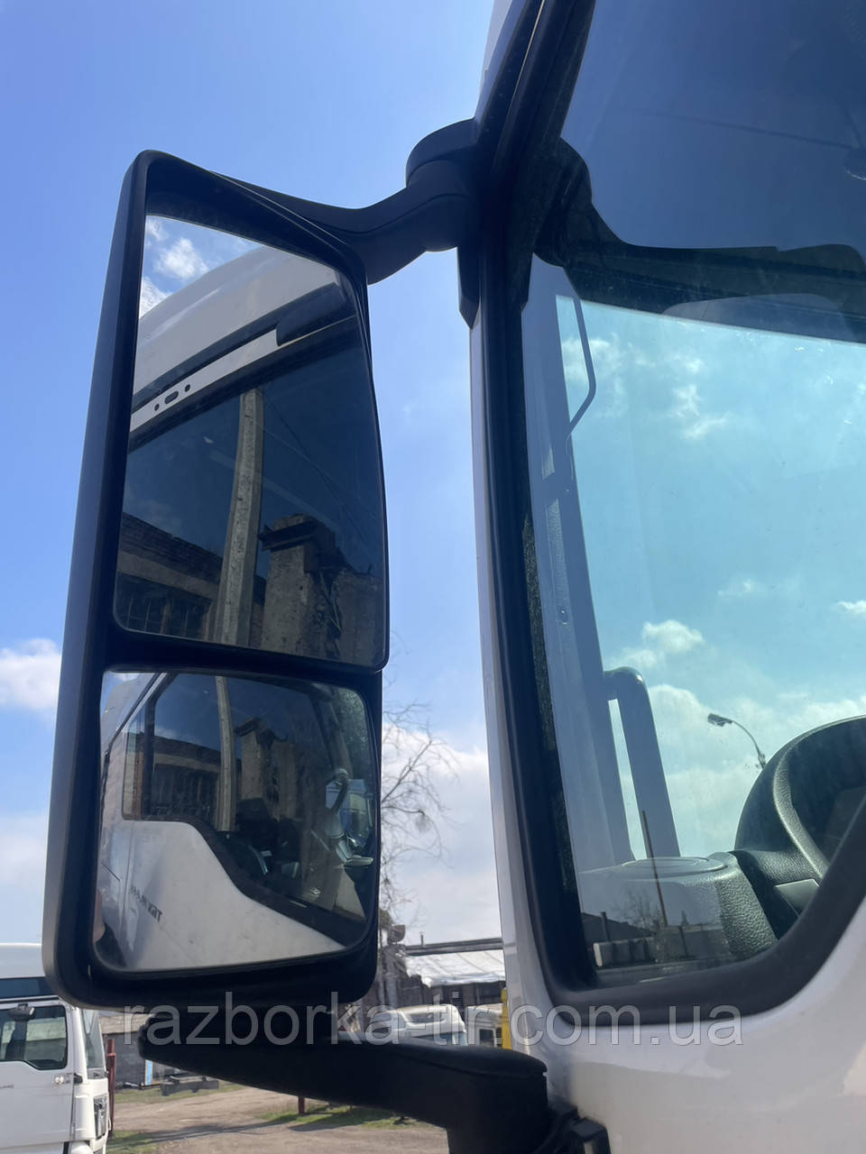 Man TGX E6 дзеркало основне ліве б/у 81637306529