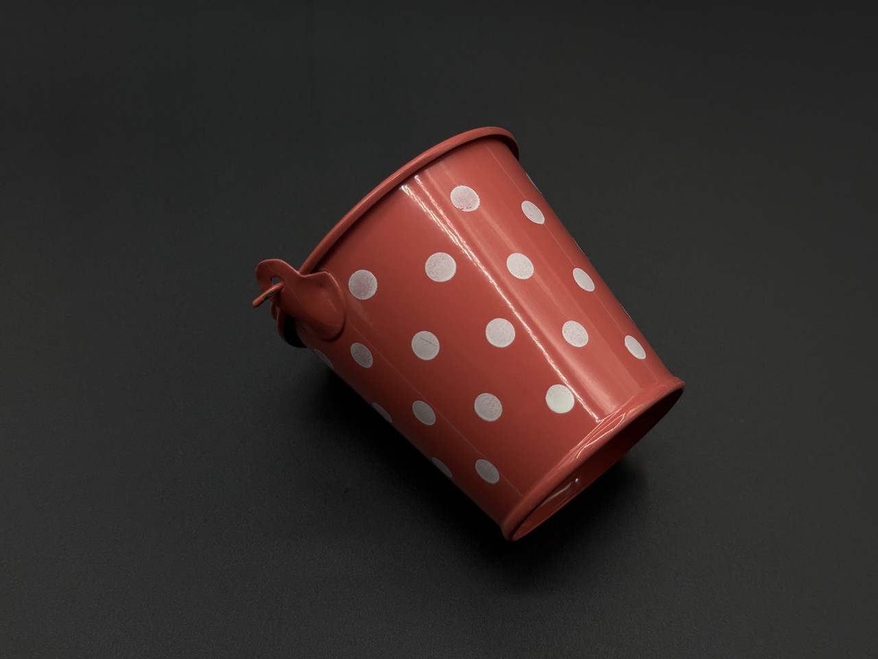 Декоративне відерце для квітів металеве Колір рожевий+білий горошок. 7х7х5,2см, фото 1