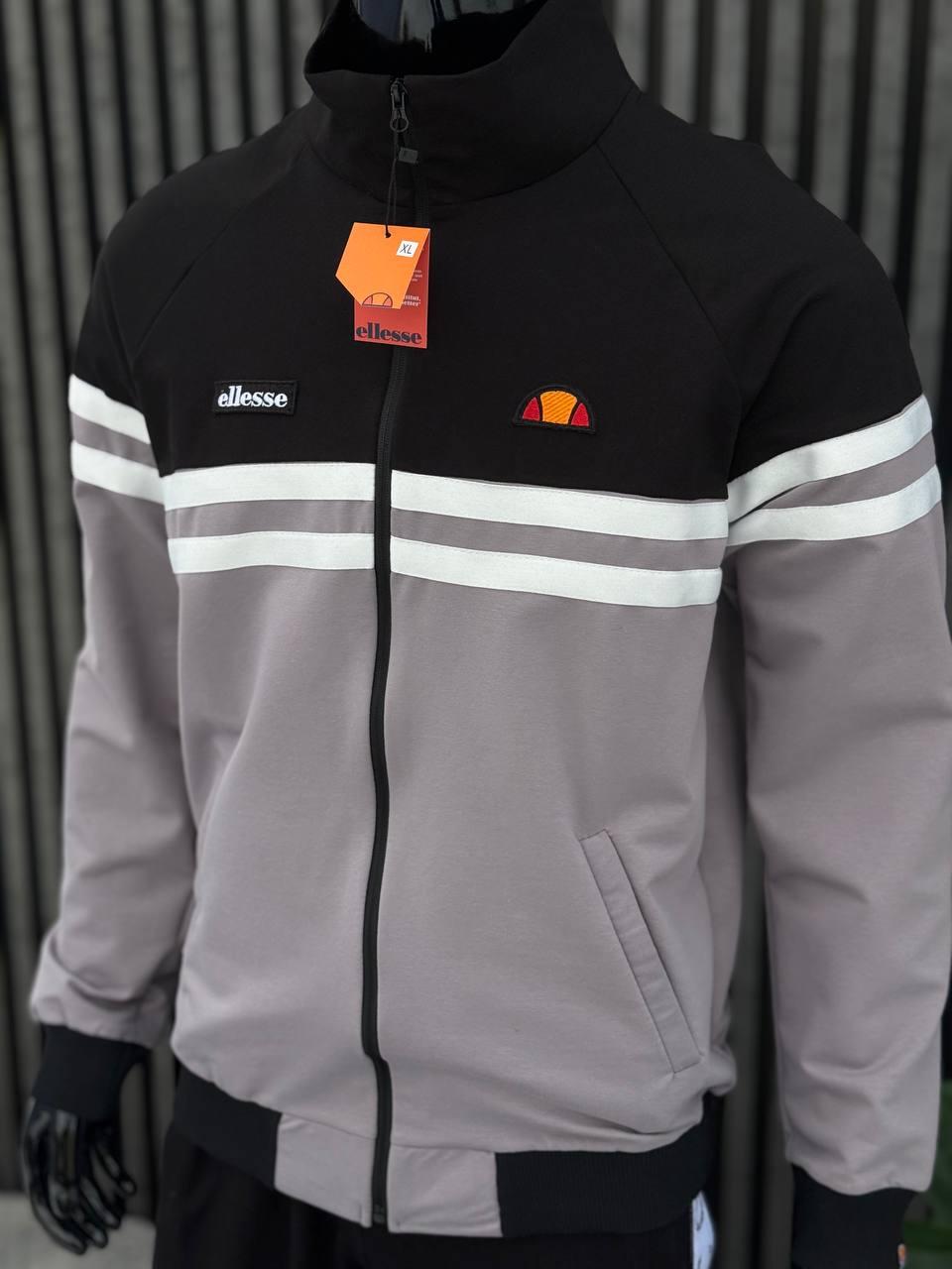 6579856358_w640_h640_657985635