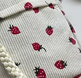 Сумка крос-боді через плече вельветова біла барсетка з полуничками літня, фото 6