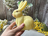 Великодній декор Кролик велюр 15 см жовтого кольору, фото 3