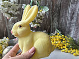 Великодній декор Кролик велюр 15 см жовтого кольору, фото 5