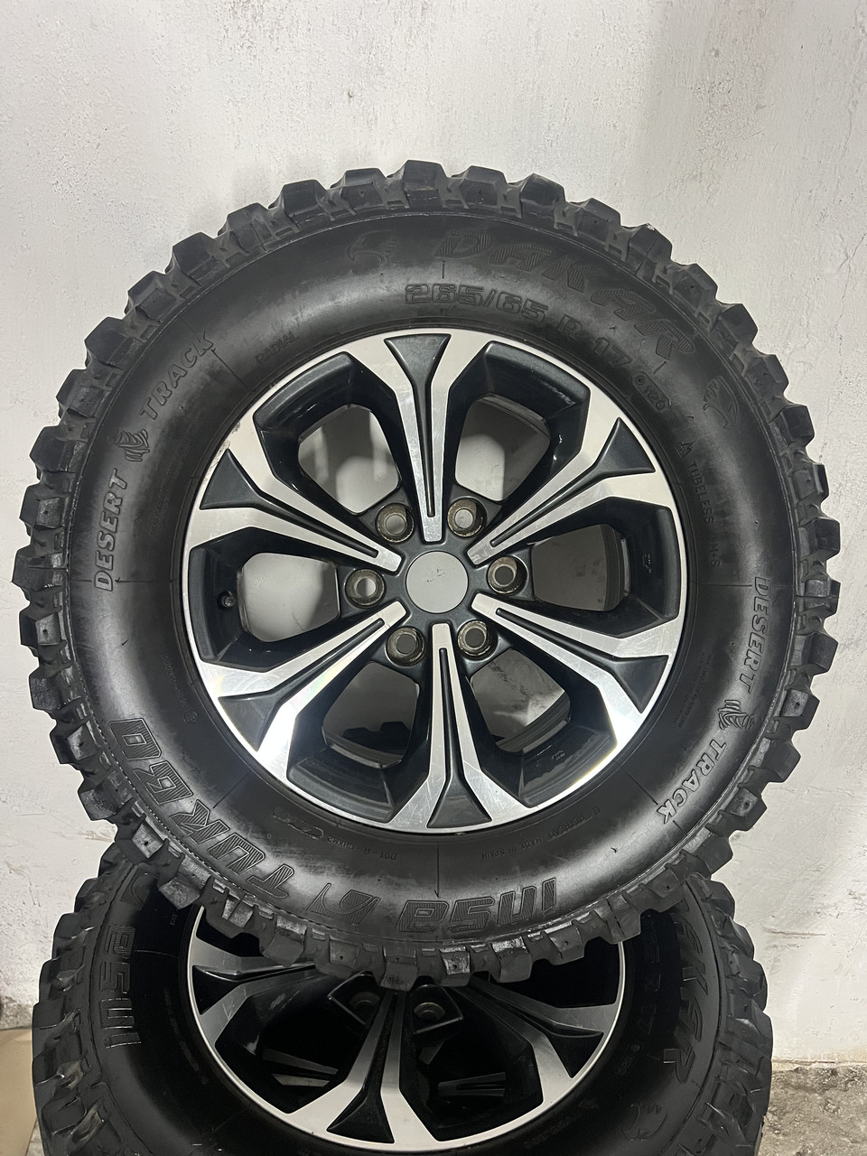 Комплкет коліс R17 6x139.7 265/65