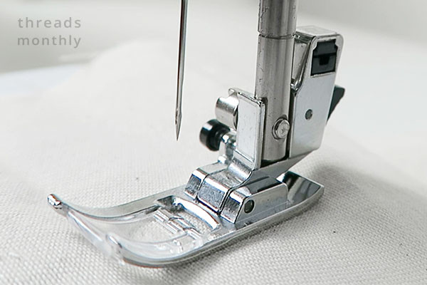 стандартна лапка для строчки зигзаг на швейній машині