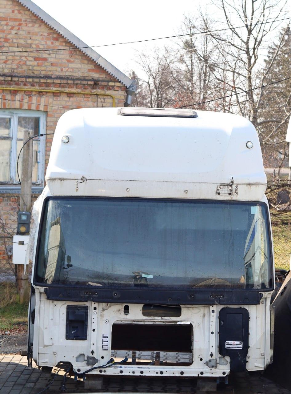 Кабіна б/в DAF CF 85 оригінал