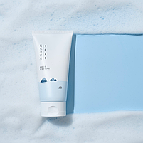 М'яка пінка для очищення шкіри ROUND LAB 1025 Dokdo Cleanser 150 мл, фото 3
