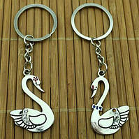 Парні брелки для закоханих - Лебеді