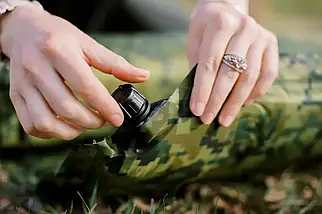 Самонадувний килимок Tramp UTRI-007 Сonnect Camo | М'який та комфортний туристичний каремат, надійний захист від холоду та вологи, фото 6