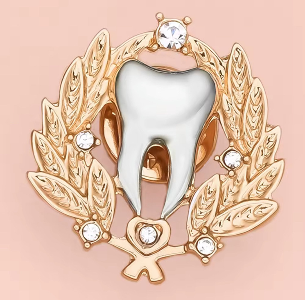 Оригінальна тематична брошка Зуб, пін для лікаря-стоматолога, медика (золотистий)
