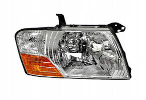 Фара передня Mitsubishi Pajero III V60, V70 2003-2007 передн. прав.(мех/ел) (без ламп) (H4/W21W/W5W) (хр) DEPO