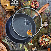 Класична кругла сковорода 28см зі скляною кришкою з якісного чавуну українського виробництва якісні кухонні сковорідки для плити