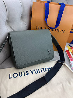 Сумка чоловіча месенджер хакі Louis Vuitton District PM Taiga Gray якість преміум