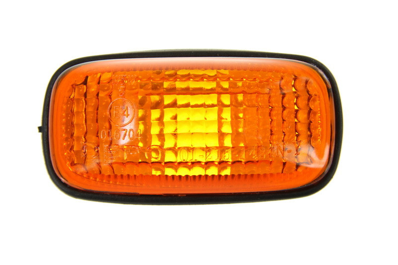 Покажчик повороту Nissan Almera (N15/N16/Clasic) 95-2013/Maxima 95-06/Primera (P11) 96-02 N15, N16, Clasic, P11 1995-2013 на крилі, фото 1