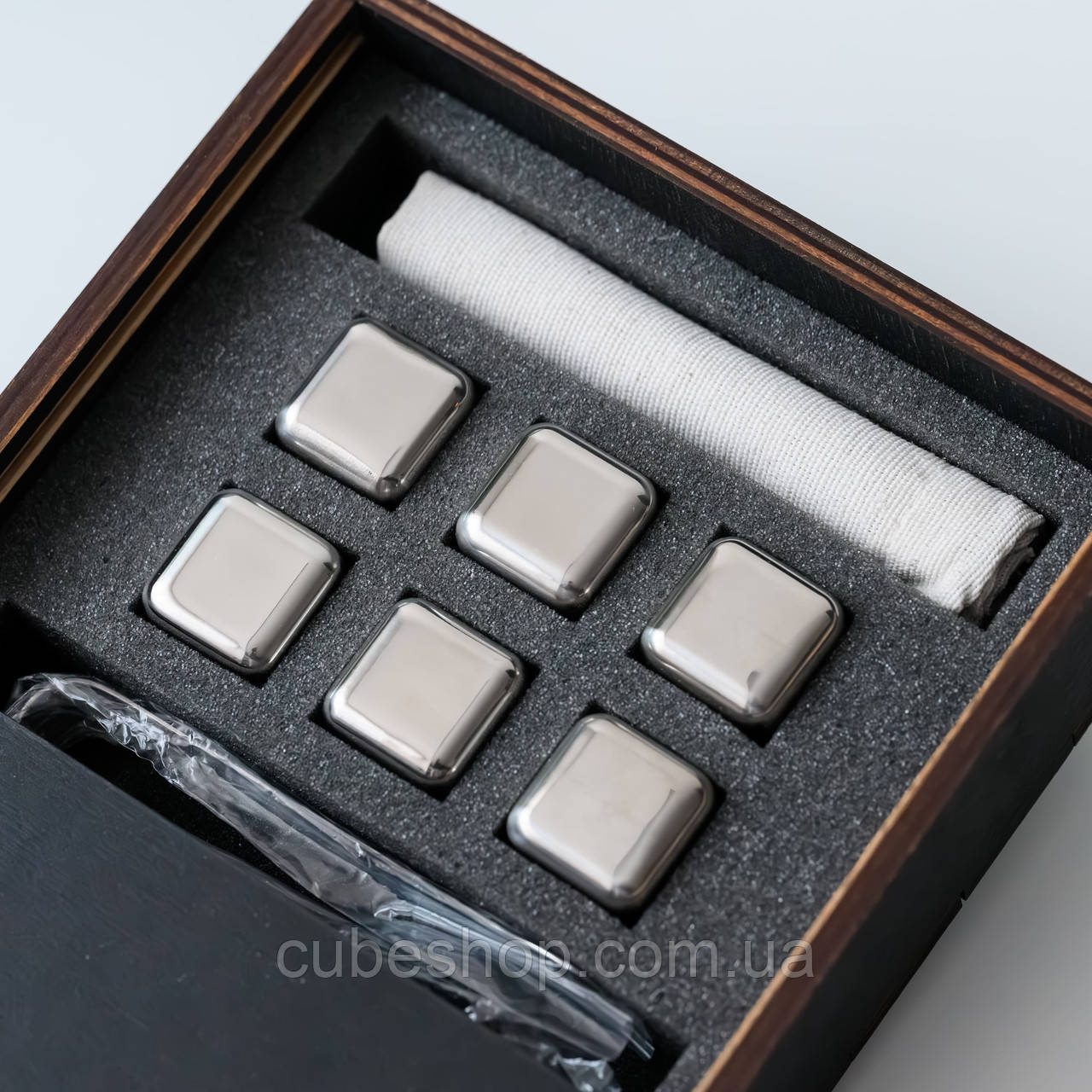 Сталеві камені для віскі Whiskey Stones в дерев'яній коробці (6 шт.), фото 1