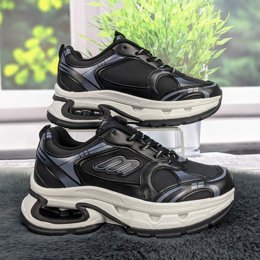 Кросівки жіночі Loretta чорні на об'ємній підошві демісезонні 4829