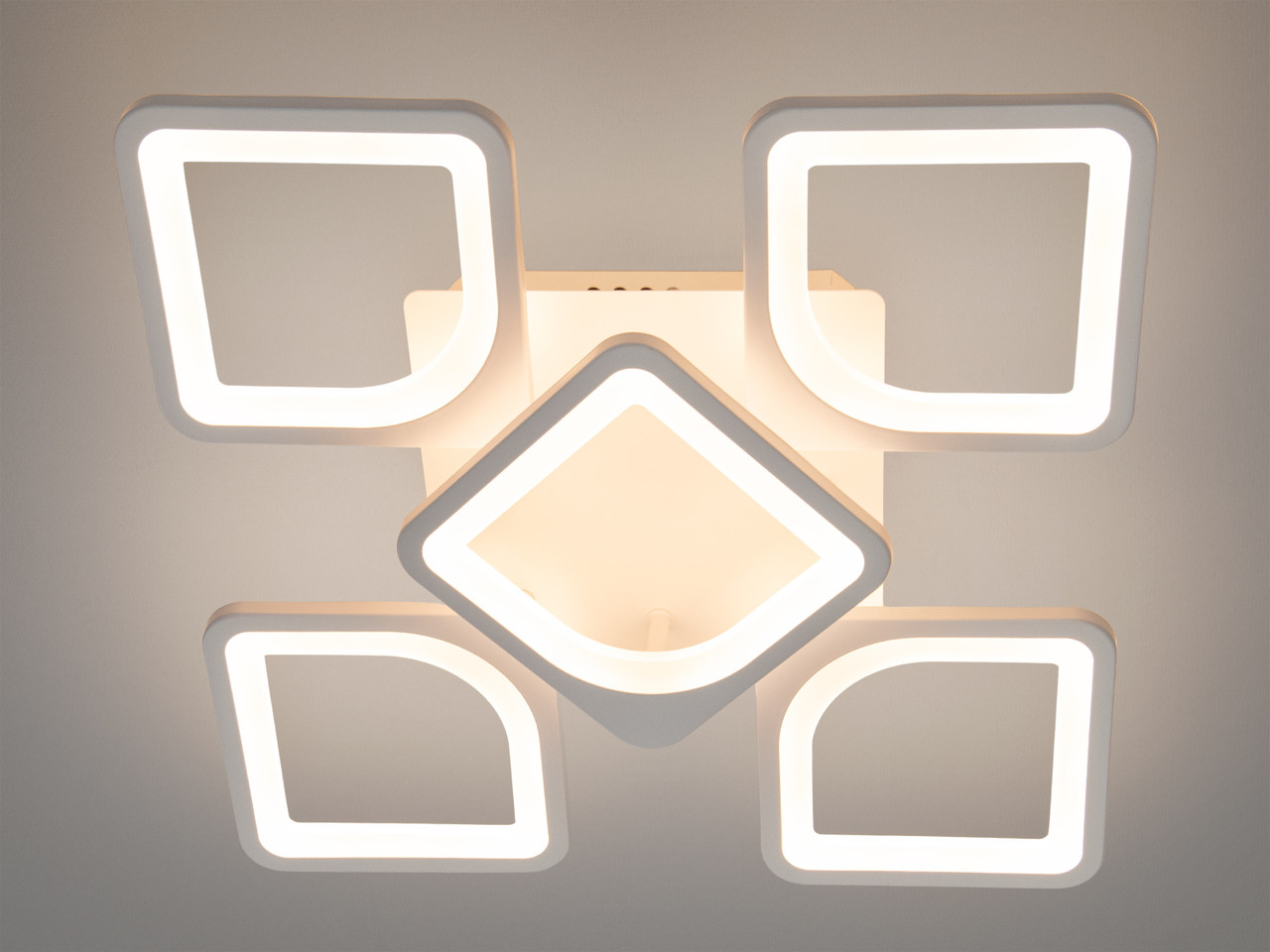 Квадратна LED люстра в дитячу з димером, біла, 72W на 10м2 S8060-4+1WHDIM-LS