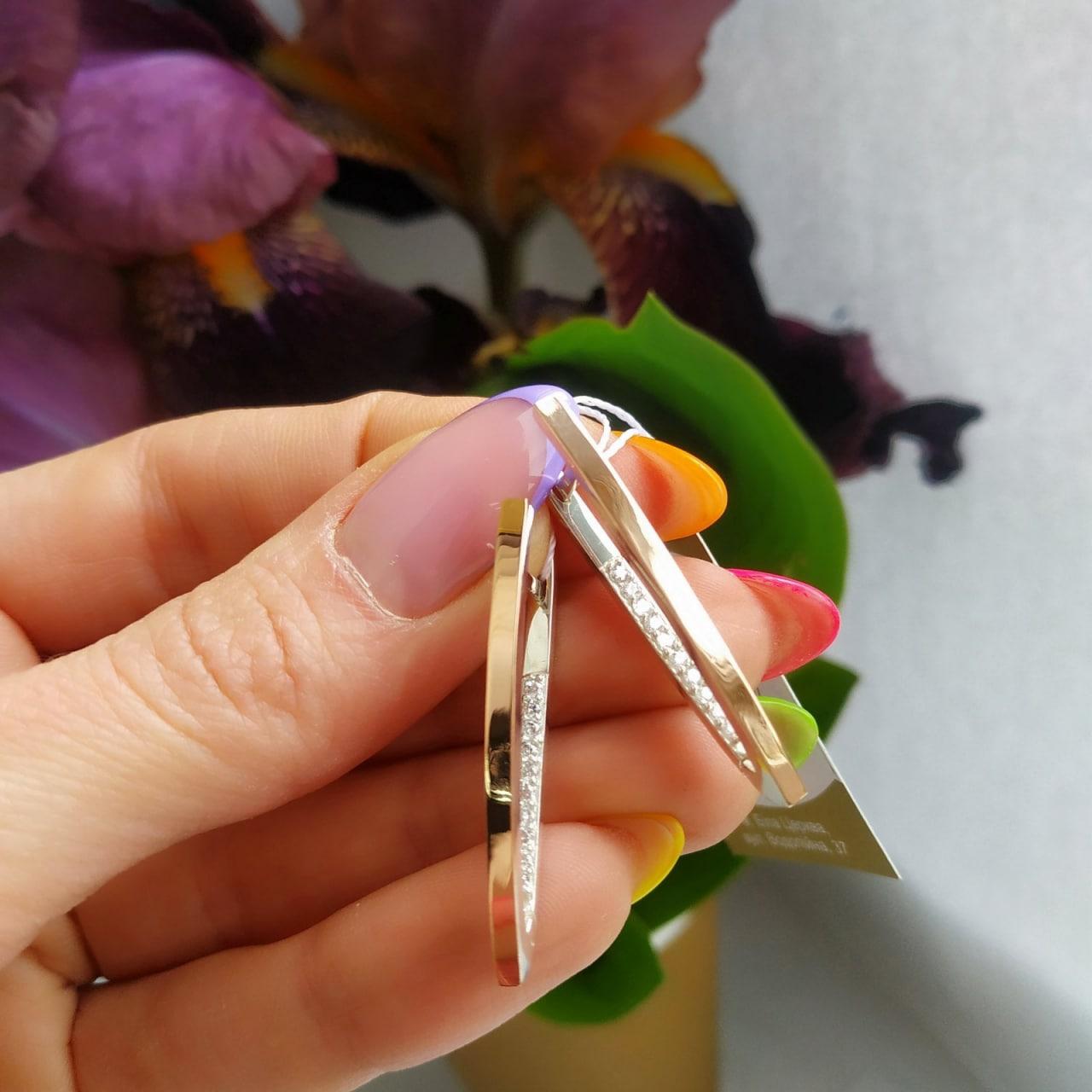 Серьги-дорожки в виде буквы V из серебра с золотом и дорожкой циркония Илона 1, фото 1