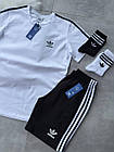 Чоловічий літній костюм Adidas Футболка + Шорти + Кепка + Шкарпетки у подарунок білий Комплект Адідас на літо, фото 3