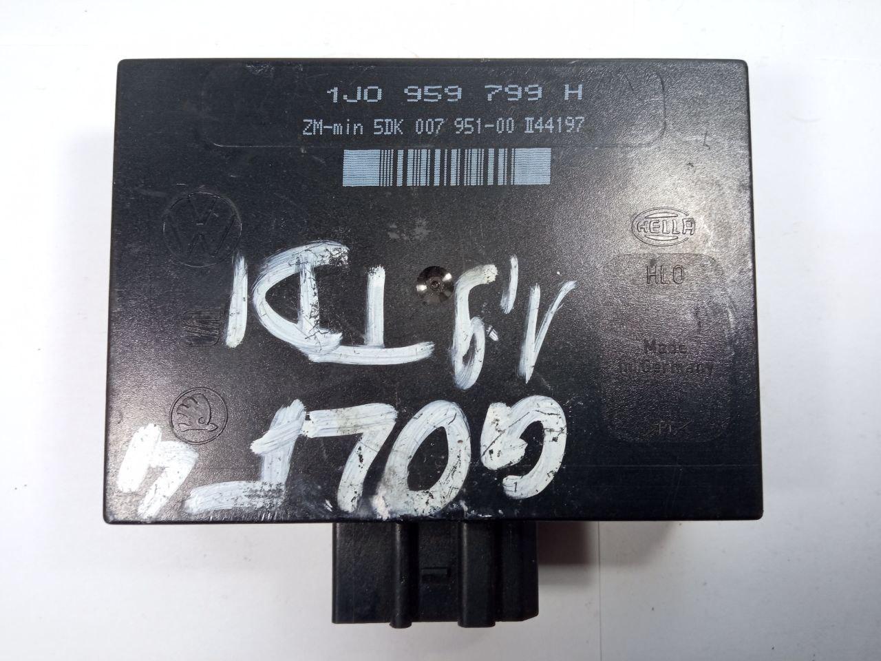 Електронний блок керування Volkswagen Golf4 1.9 TDi / Seat / Skoda Hella 1J0 959 799 H / 1J0959799H / 5DK 007 951-00 / 5DK00795100