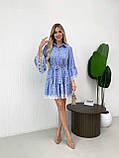 Коротке вільне блакитне плаття з мереживом із софту принт рожеві квіти, фото 2