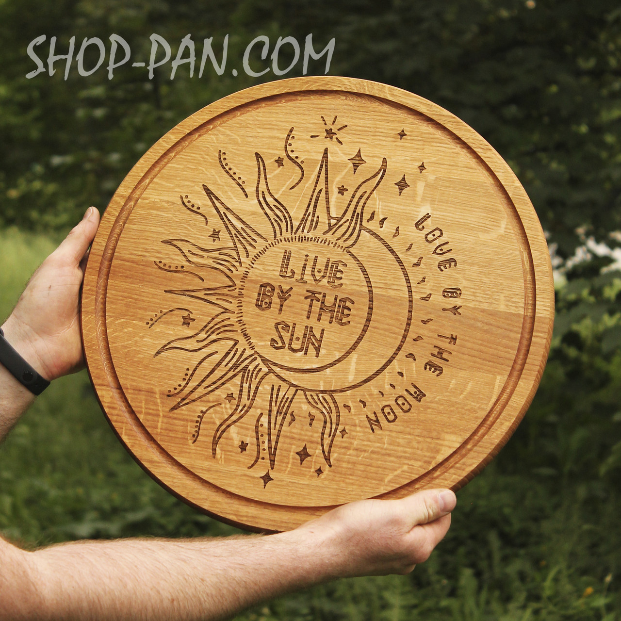 Кухонна дошка з гравіруванням "LIVE BY THE SUN", дерев’яна, індивідуальний дизайн, подарунок, кухонний аксесуар