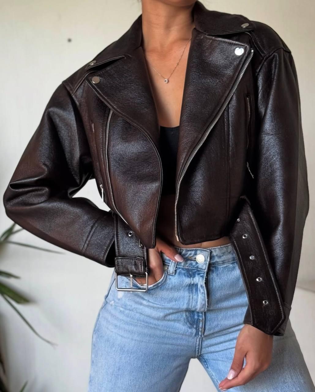 Жіноча базова весняна укорочена косуха в стилі Zara з поясом шоколадна куртка еко демісезонна шкіра