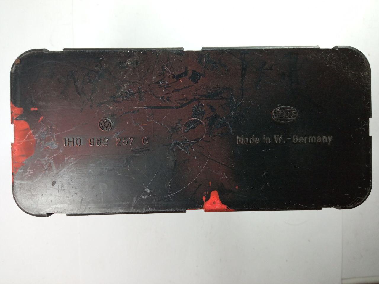 Компресор центрального замка Volkswagen Hella 1H0 962 257 G / 1H0962257G, фото 1