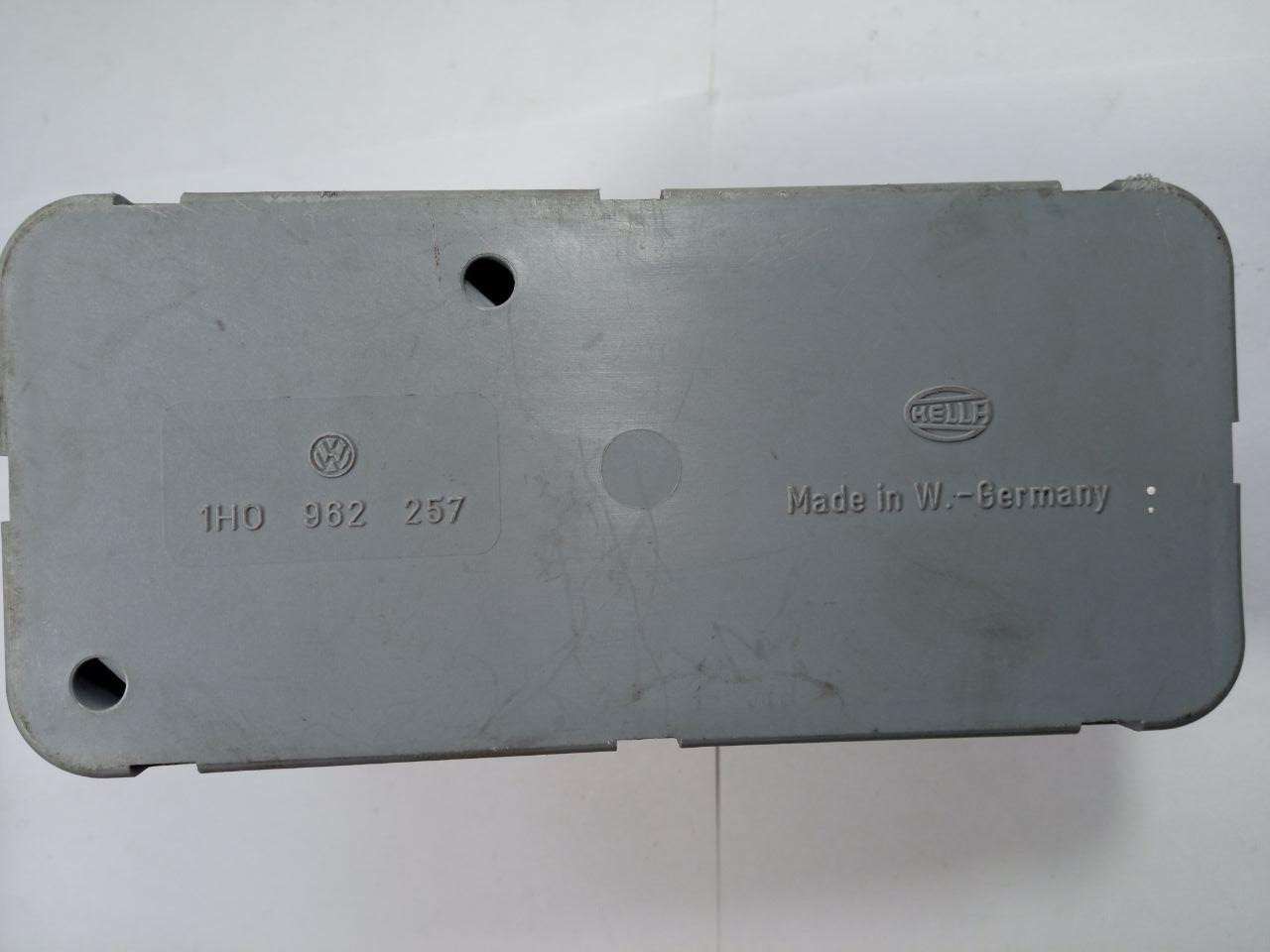 Компресор центрального замка Volkswagen Passat VDO 1N0 962 257 / 1N0962257
