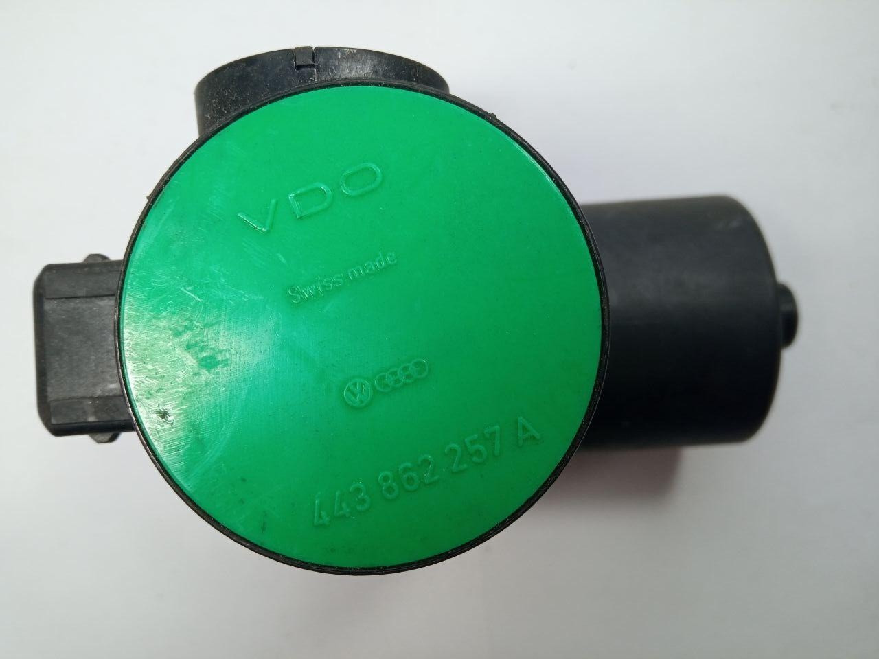 Компресор центрального замка Volkswagen Golf II / Audi VDO 443 862 257 A / 443862257A