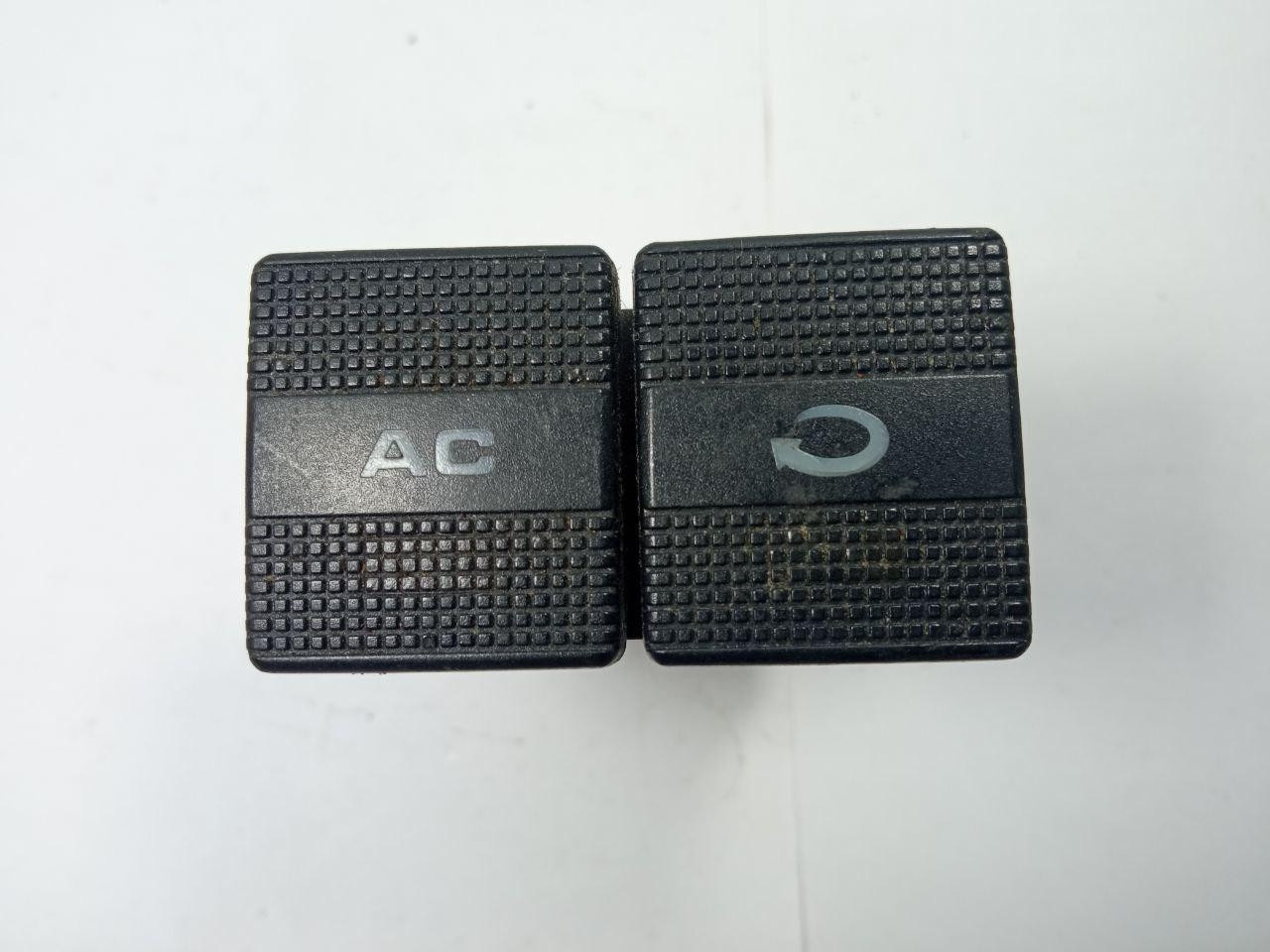 Кнопки кондиціонера Volkswagen Golf III 3466GP / 1H0 959 543 / 1H0959543
