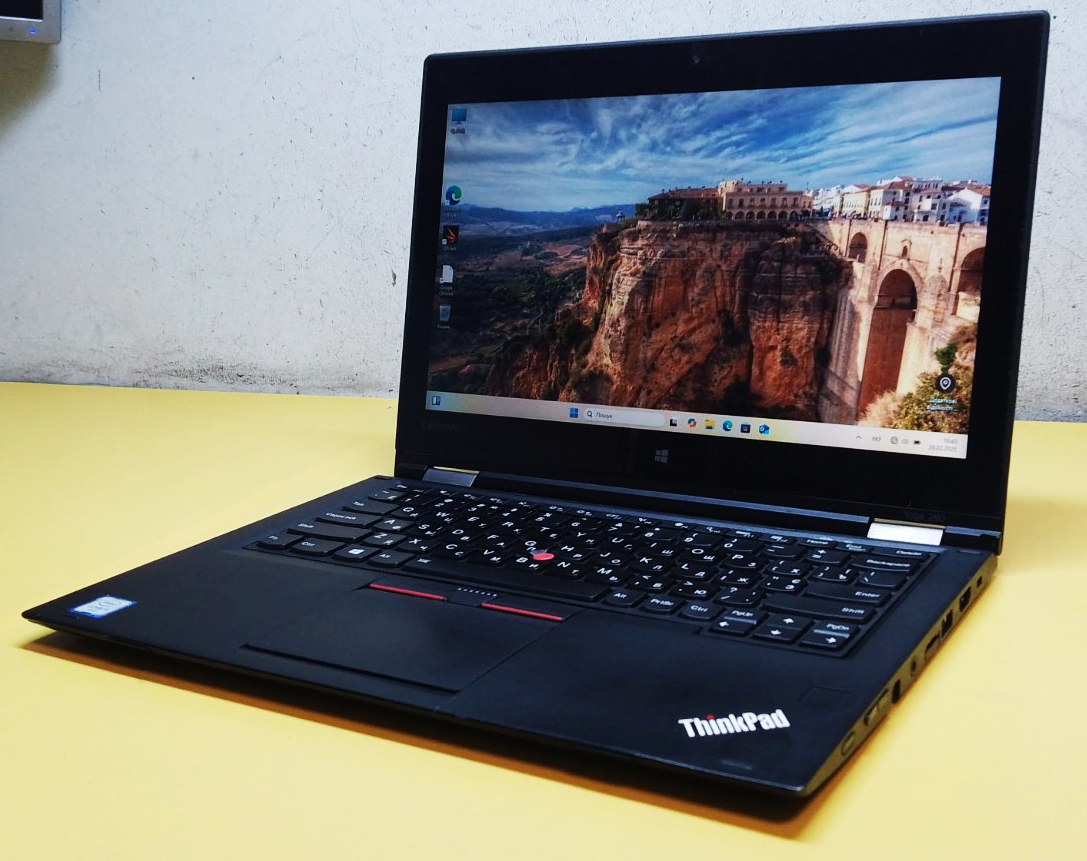 Lenovo ThinkPad Yoga 260 12.5 inch (160GB,8Gb Intel Core i5 6th Gen. відновлений
