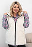 Жіноча стьобана осіння жилетка безрукавка з капюшоном, утеплена силіконом, батал великі розміри, фото 3
