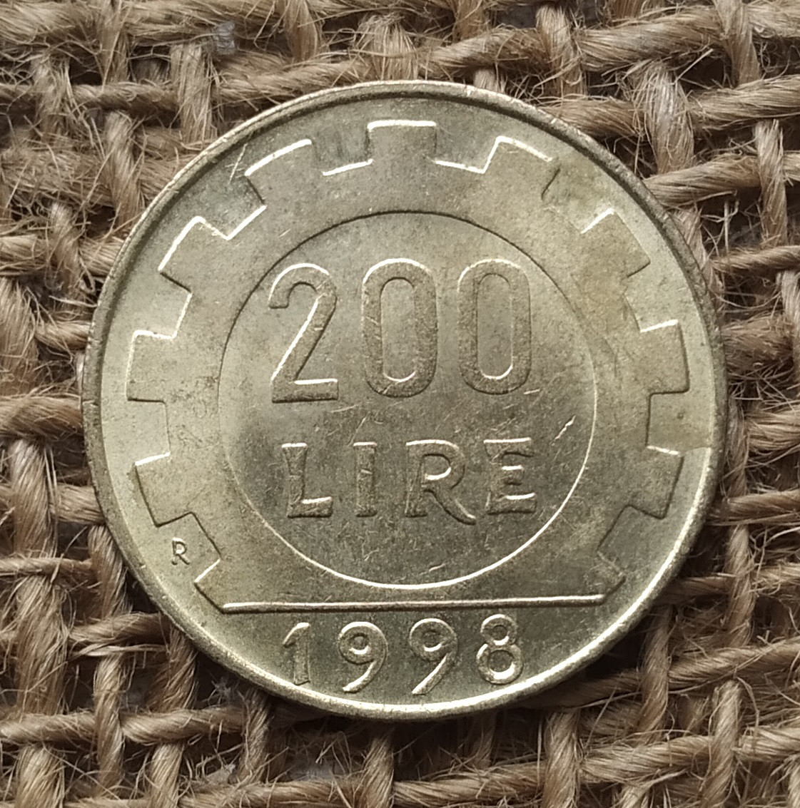 200 лiр 1998 року. Iталiя