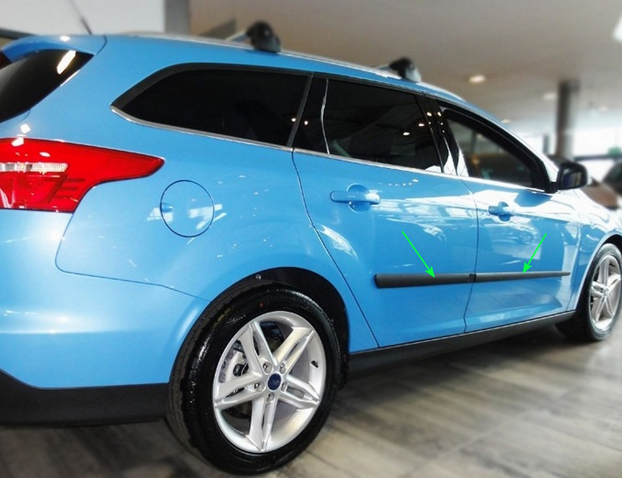 Молдинги на двері для Ford Focus Sedan 4dr, Tourer Mk3 lift. 2014-2018, фото 1