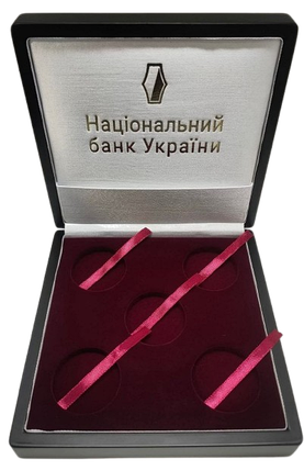 Футляр з дерева для 5 срібних монет НБУ діаметром 39 мм з логотипом НБУ, фото 1