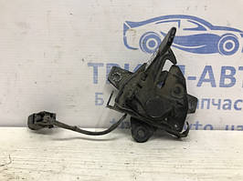 Замок капота Hyundai