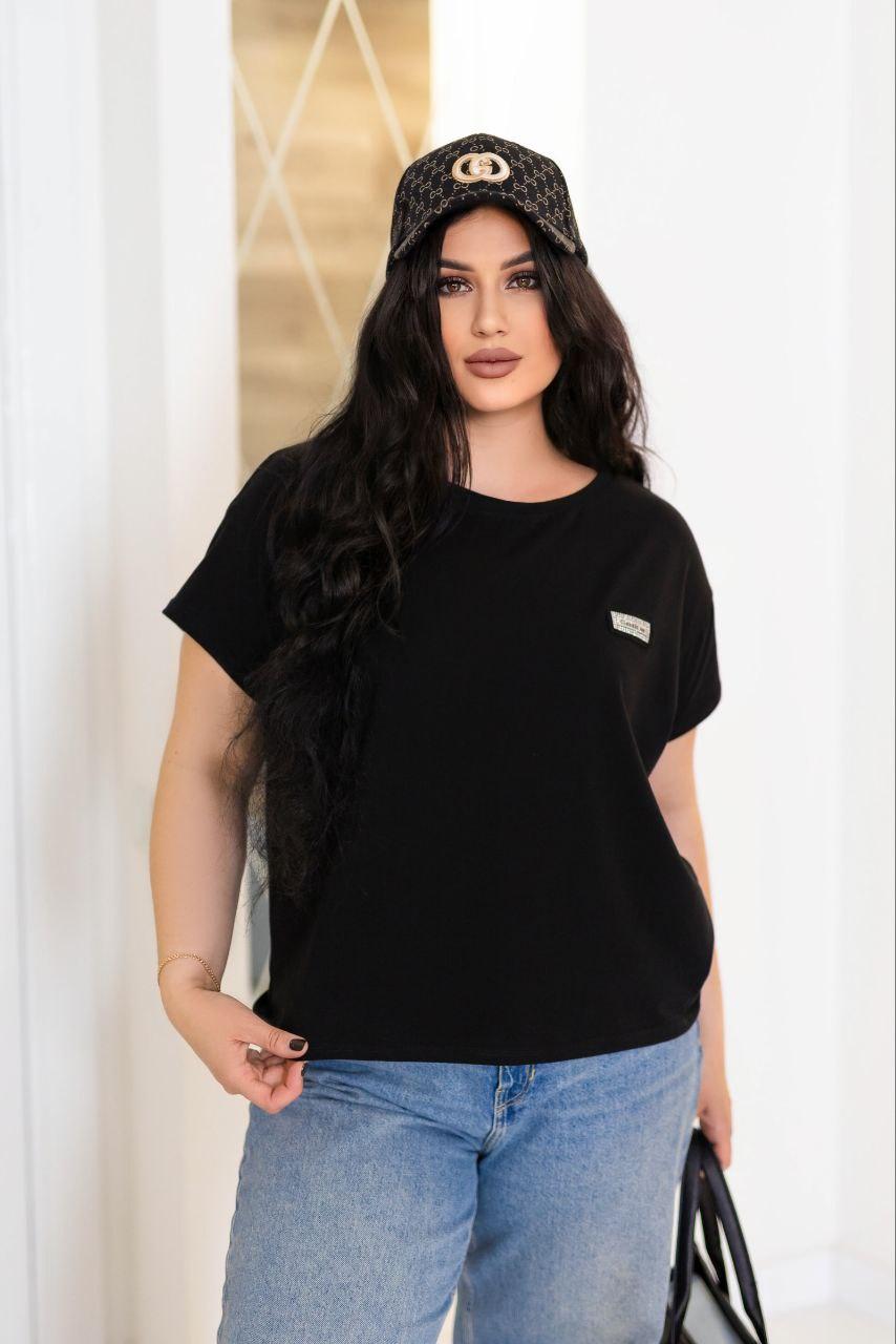 Базова літня жіноча трендова коттонова біла футболка з нашивкою кулір Туреччина вільна оверсайз батал, фото 1