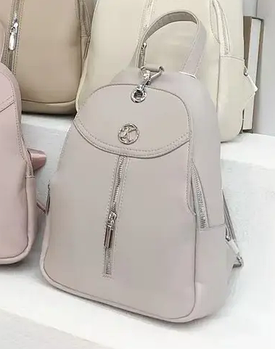 Жіночий рюкзак сірий 30*22 см на блискавці з кишенею зі штучної шкіри в різних кольорах Zhenya