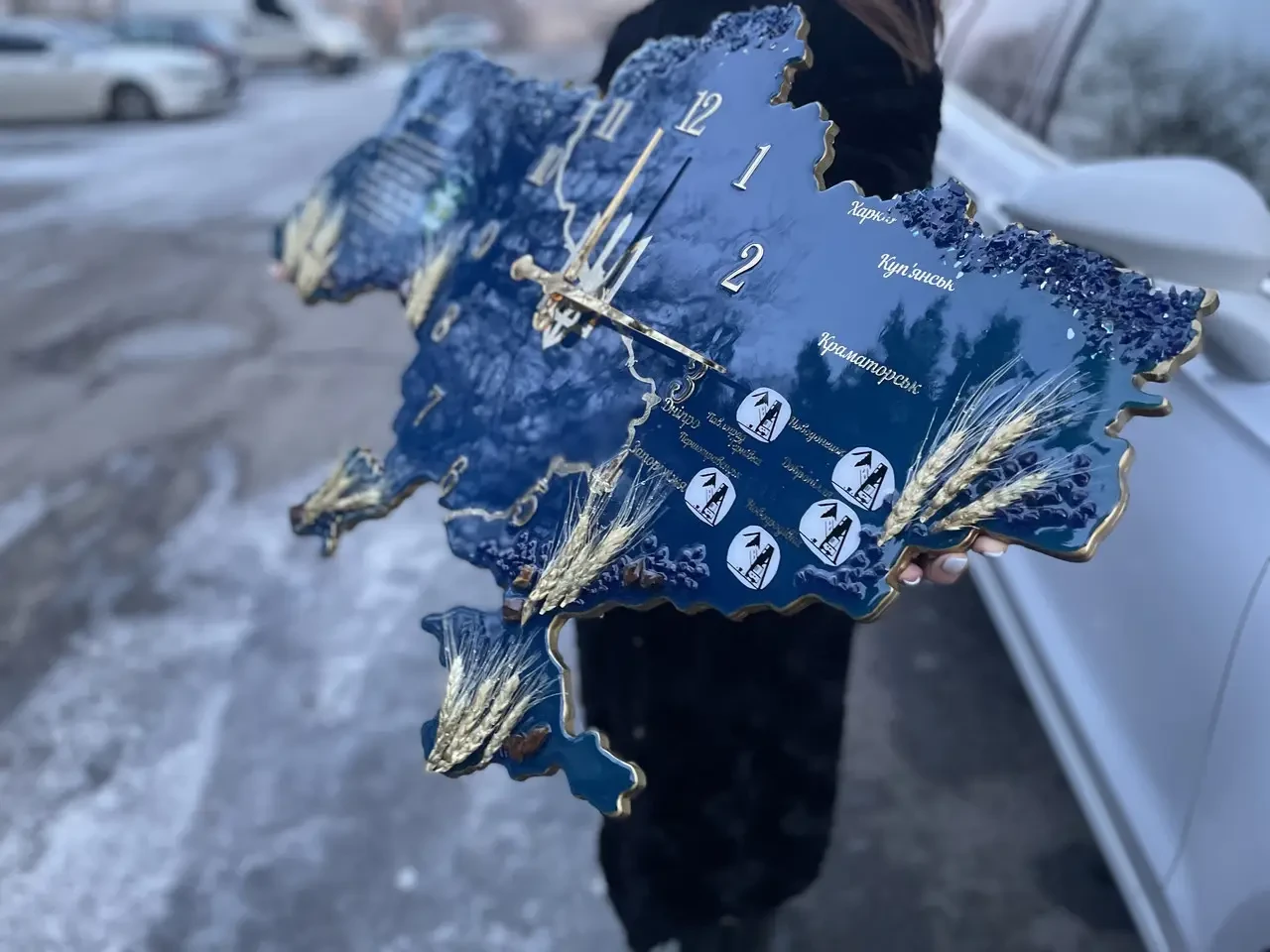 Годинник настінний з епоксидної смоли "Карта України" 140х90 см