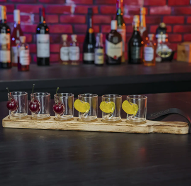 Набір із 6 чарок "Фруктове асорті" з художнім вставками (вишня, мандарин) на дерев'яній підставці, фото 1