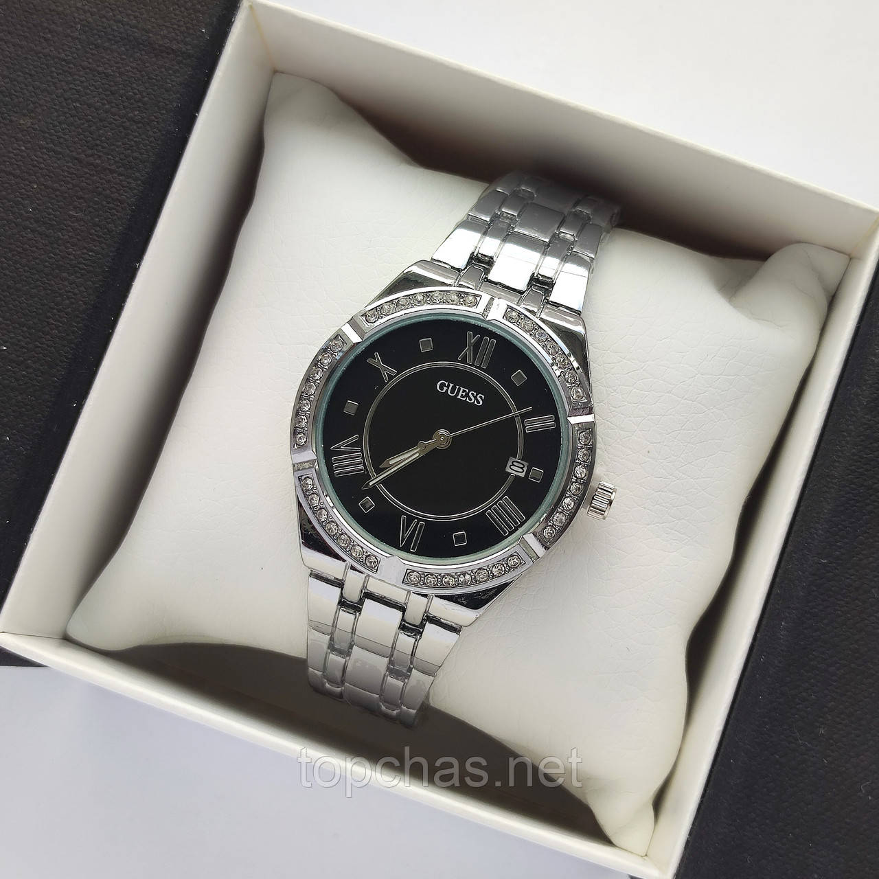 Жіночий годинник Guess (Гес) з римськими цифрами сріблястий з чорним, камінчики навколо, дата - код 2483b