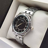 Жіночий годинник Guess (Гес) з римськими цифрами сріблястий з чорним, камінчики навколо, дата - код 2483b, фото 3