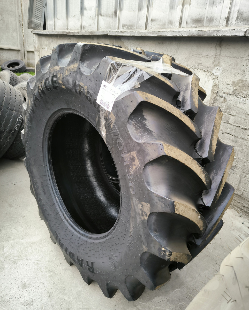Шина 600/70R30 Advance R-1W IF 159D на трактор JD