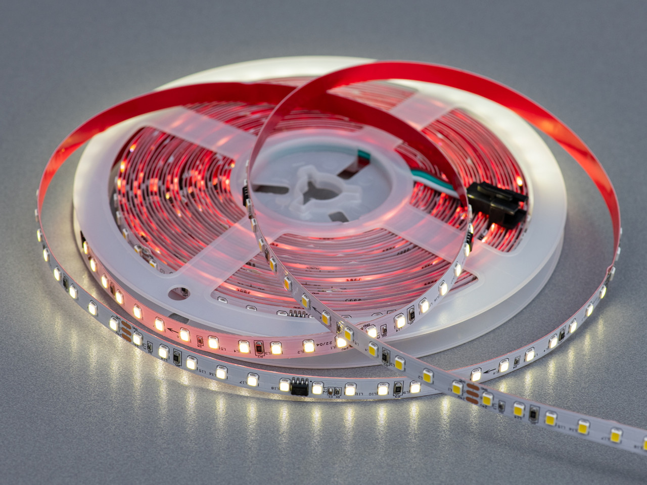 Адресна LED стрічка 24В, 126 діодів на метр, 8мм, нейтральний NWS24-2835-126-NW-20-8