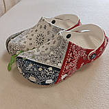 Сабо жіночі крокс Crocs Classic Bandana Clog з принтом бандана. W10/41/27см., фото 5